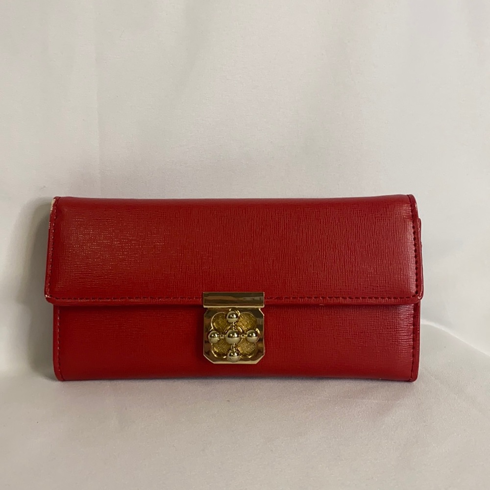 Red wallet / over shoulder wallet